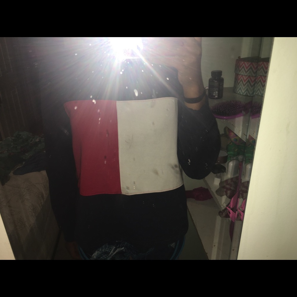 Sweatshirt